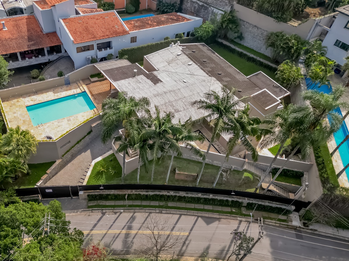 Casa à venda com 4 quartos, 800m² - Foto 4