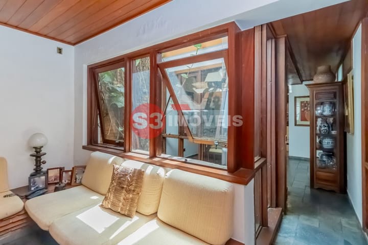 Casa à venda com 4 quartos, 310m² - Foto 14