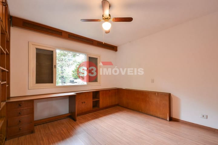 Casa à venda com 4 quartos, 331m² - Foto 39