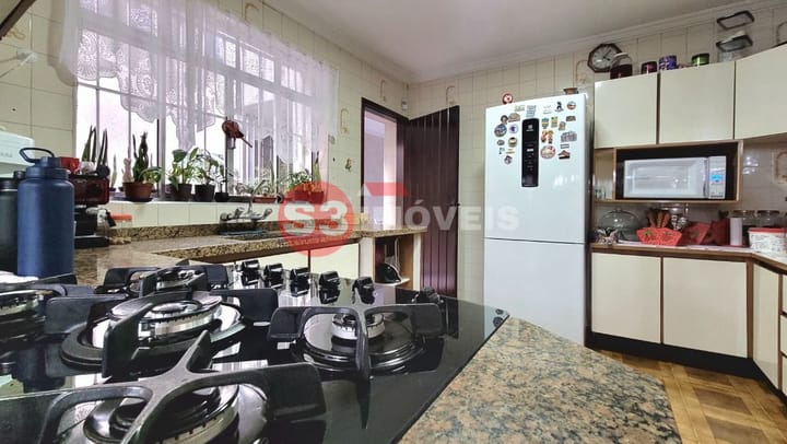 Casa à venda com 3 quartos, 301m² - Foto 13