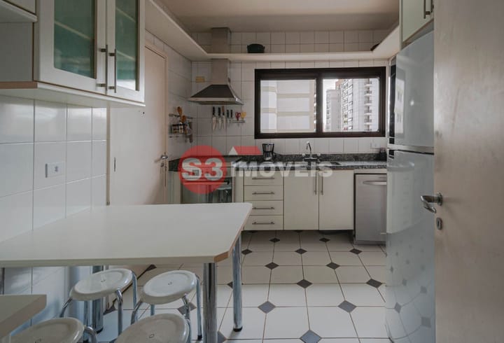 Apartamento à venda com 3 quartos, 127m² - Foto 11