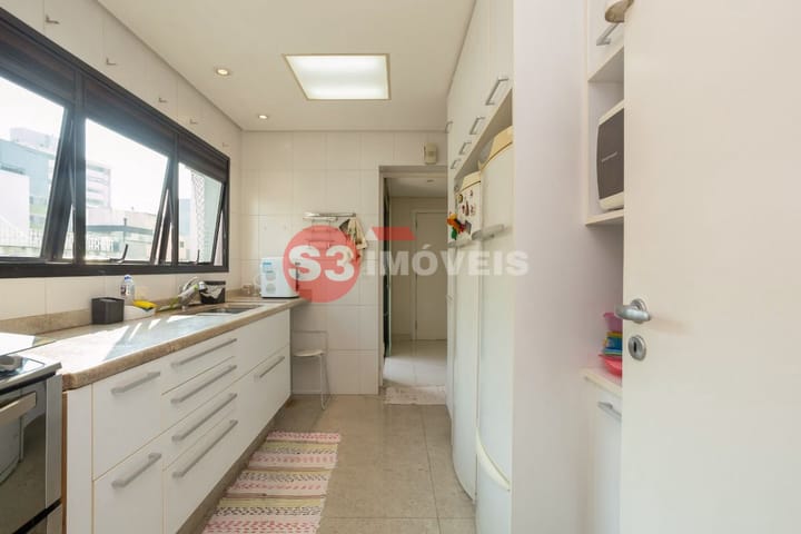 Apartamento à venda com 4 quartos, 235m² - Foto 31