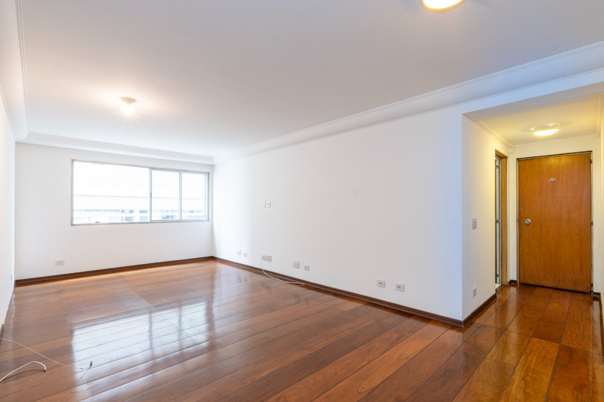 Apartamento à venda com 3 quartos, 150m² - Foto 4