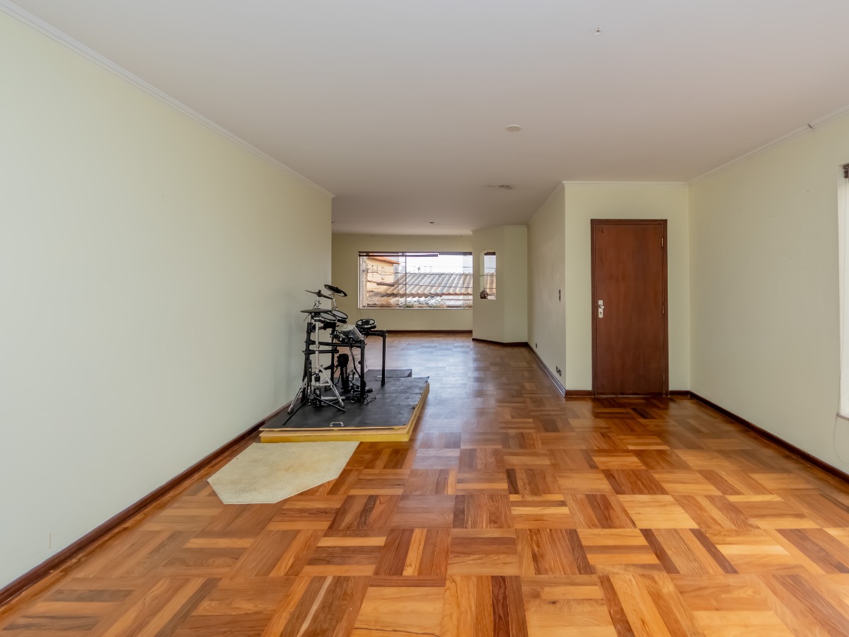 Casa à venda com 3 quartos, 388m² - Foto 4