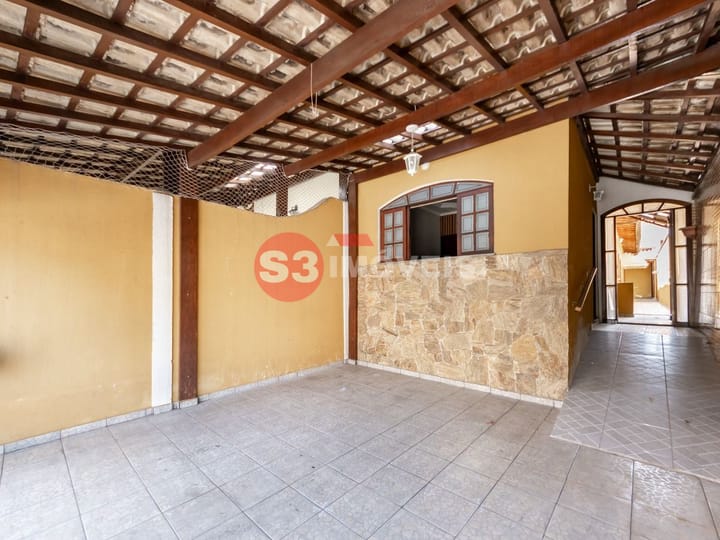 Casa à venda com 3 quartos, 80m² - Foto 1