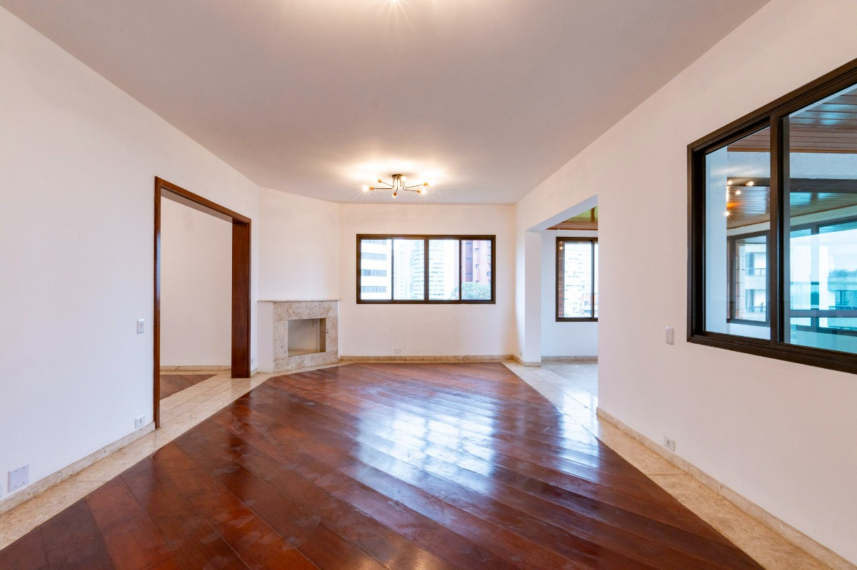 Apartamento à venda com 4 quartos, 236m² - Foto 2