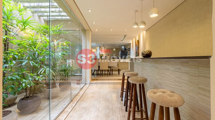 Casa à venda com 4 quartos, 300m² - Foto 25