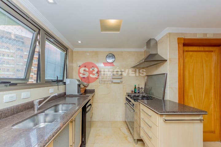 Apartamento à venda com 4 quartos, 228m² - Foto 11