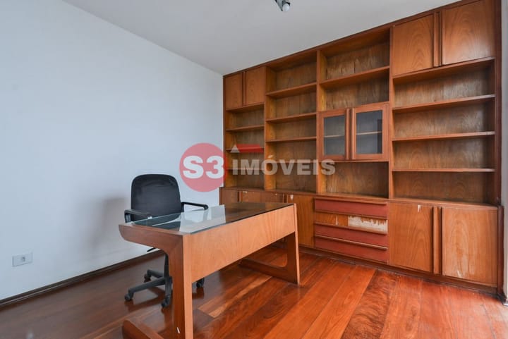 Casa à venda com 4 quartos, 331m² - Foto 11