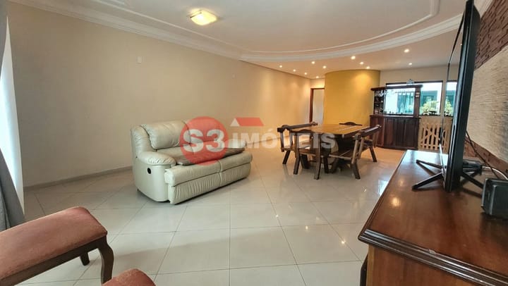 Casa à venda com 3 quartos, 294m² - Foto 5