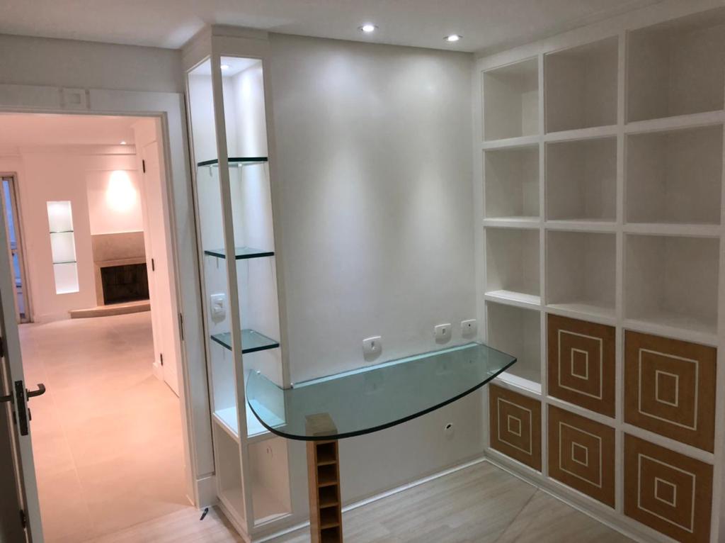 Apartamento à venda com 4 quartos, 195m² - Foto 9