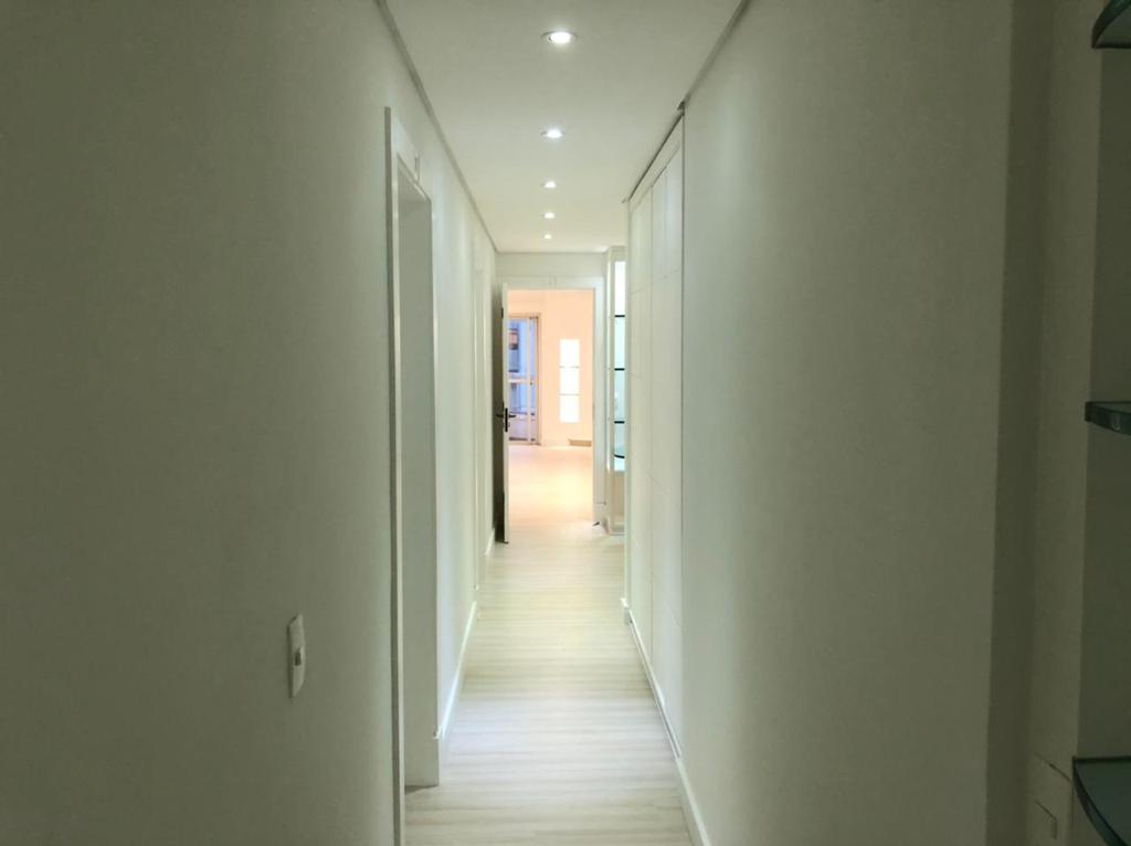 Apartamento à venda com 4 quartos, 195m² - Foto 17