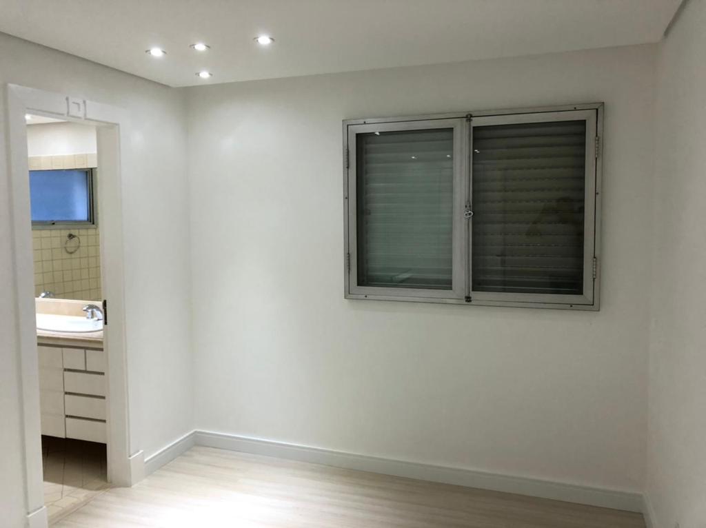 Apartamento à venda com 4 quartos, 195m² - Foto 4