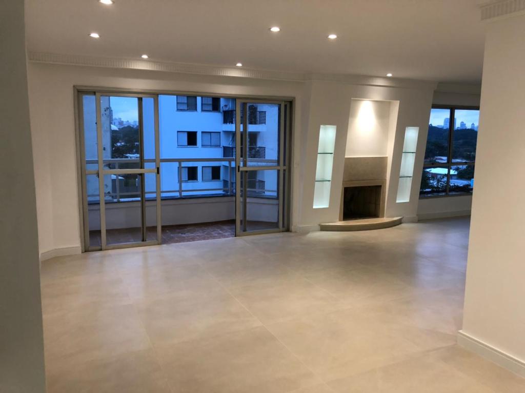 Apartamento à venda com 4 quartos, 195m² - Foto 1