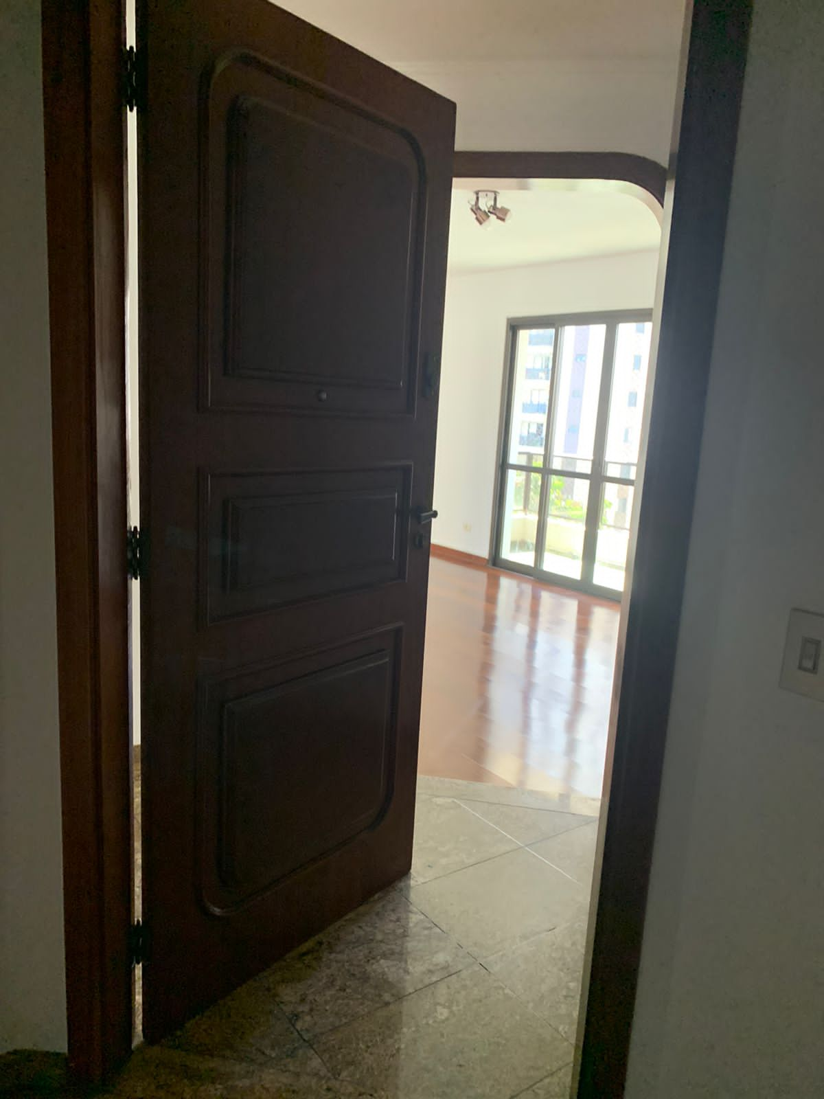 Apartamento à venda com 3 quartos, 150m² - Foto 3