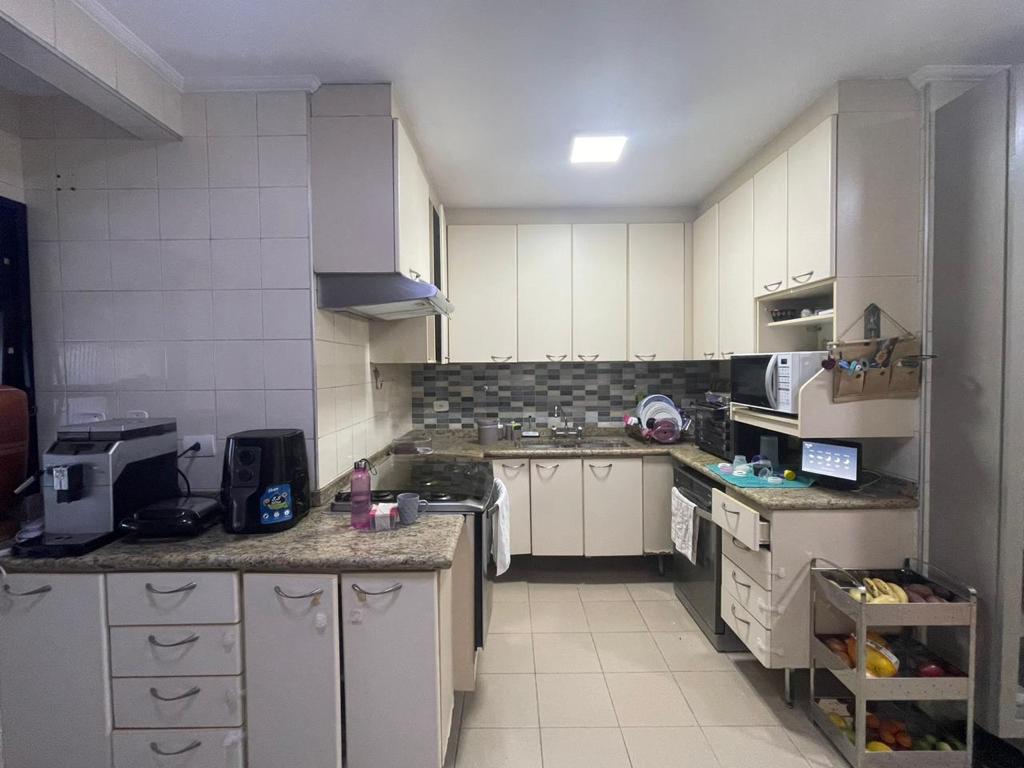 Apartamento à venda com 3 quartos, 138m² - Foto 3