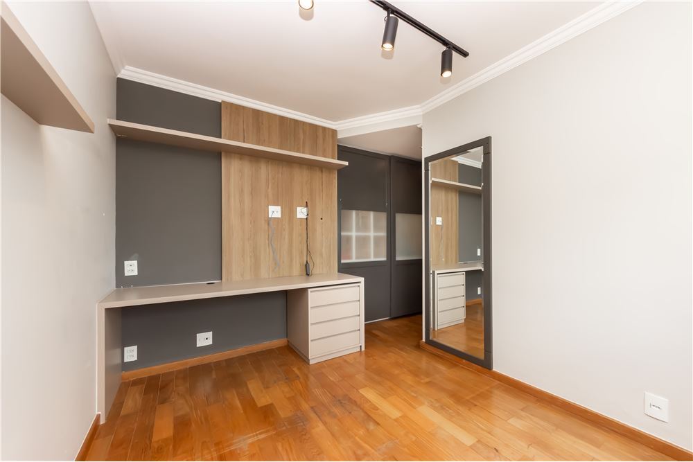 Apartamento à venda com 4 quartos, 198m² - Foto 10