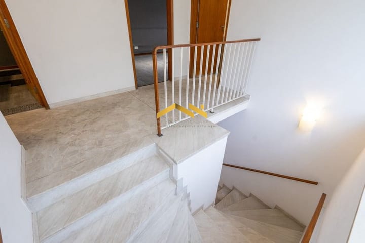 Casa à venda com 3 quartos, 216m² - Foto 42