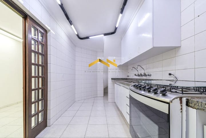 Casa à venda com 3 quartos, 280m² - Foto 5