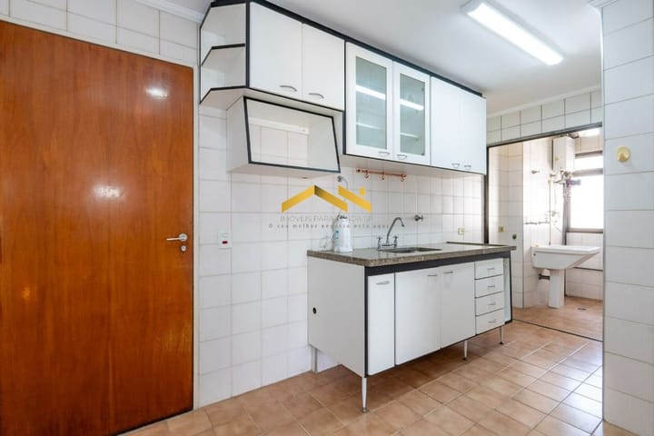 Apartamento à venda com 3 quartos, 223m² - Foto 4