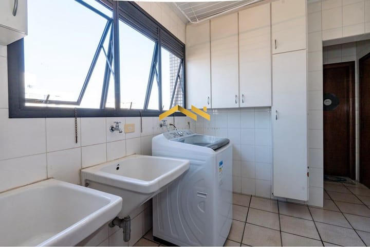 Apartamento à venda com 4 quartos, 200m² - Foto 6