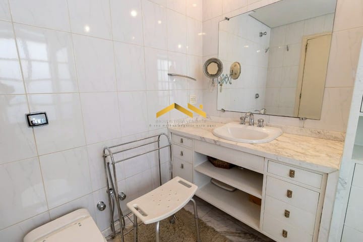 Casa à venda com 4 quartos, 440m² - Foto 17