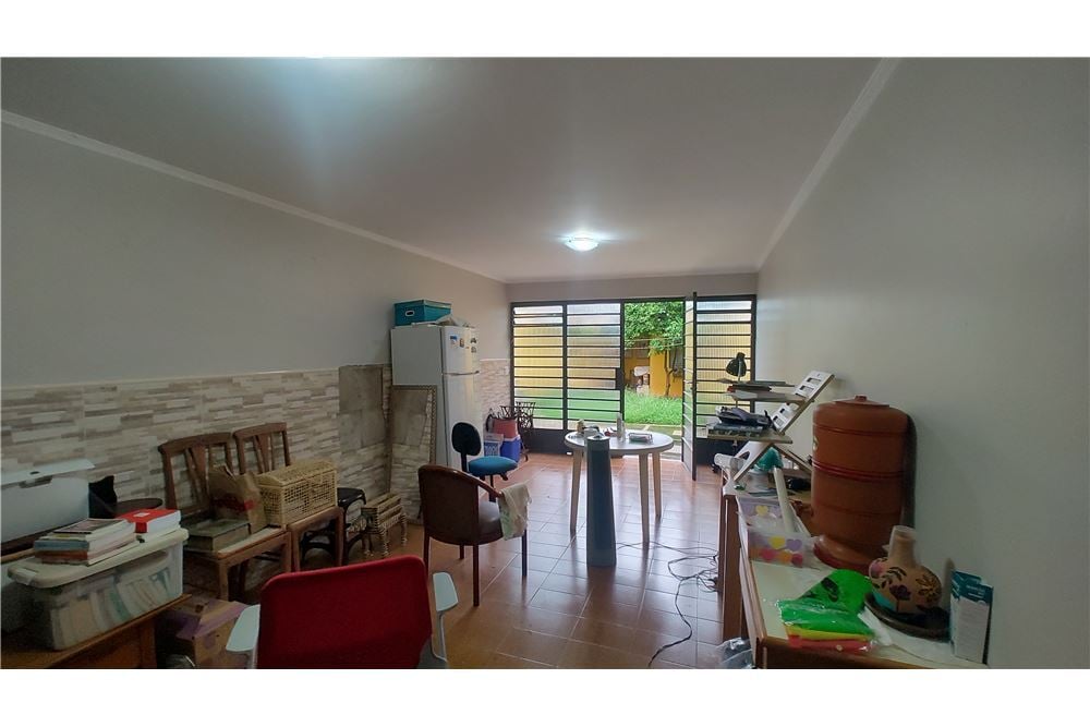 Casa à venda com 3 quartos, 207m² - Foto 1