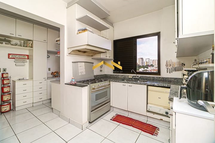 Apartamento à venda com 3 quartos, 231m² - Foto 57