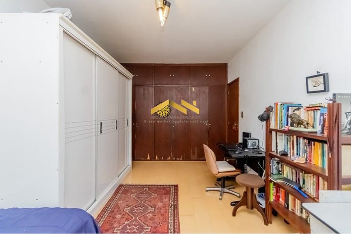 Casa à venda com 6 quartos, 239m² - Foto 2