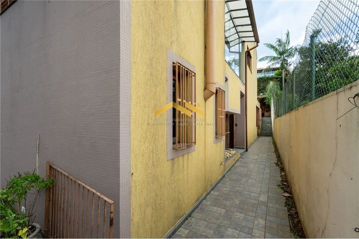 Casa à venda com 4 quartos, 233m² - Foto 27