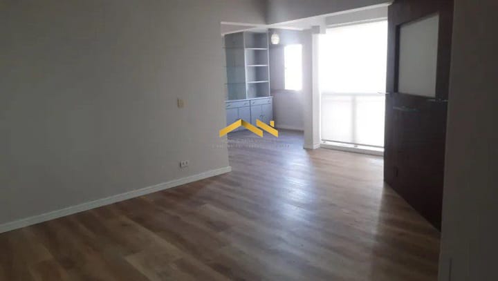 Apartamento à venda com 2 quartos, 75m² - Foto 1