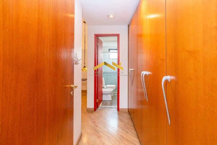 Apartamento à venda com 3 quartos, 220m² - Foto 3