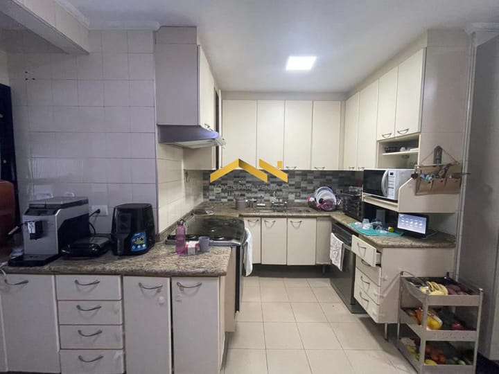 Apartamento à venda com 3 quartos, 138m² - Foto 2