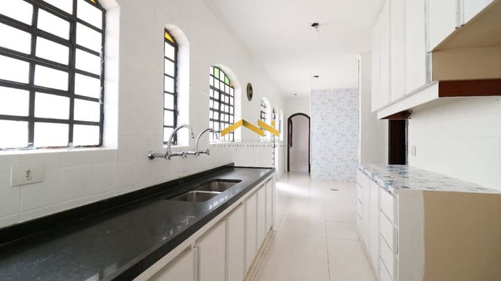 Casa à venda com 4 quartos, 336m² - Foto 26