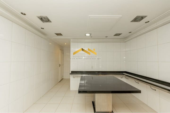 Apartamento à venda com 3 quartos, 218m² - Foto 8