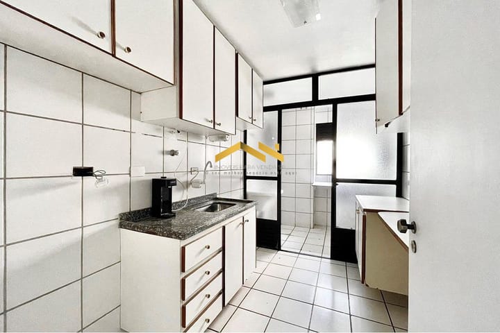 Apartamento à venda com 3 quartos, 72m² - Foto 2