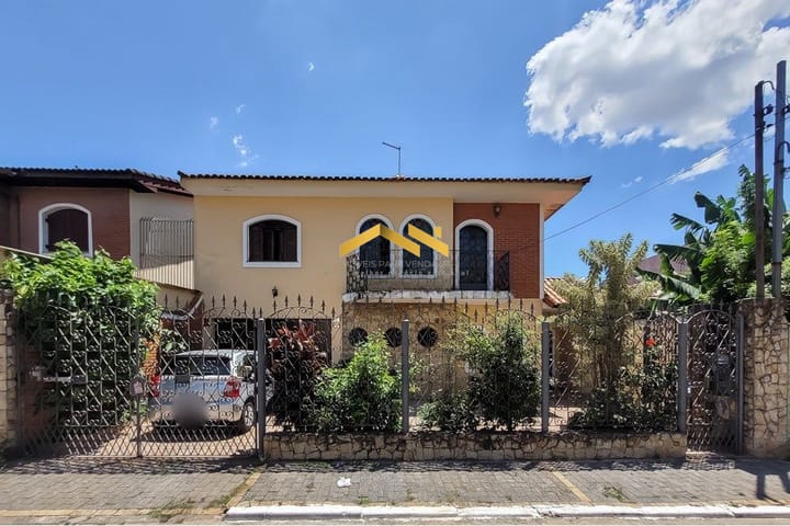 Casa à venda com 4 quartos, 280m² - Foto 1