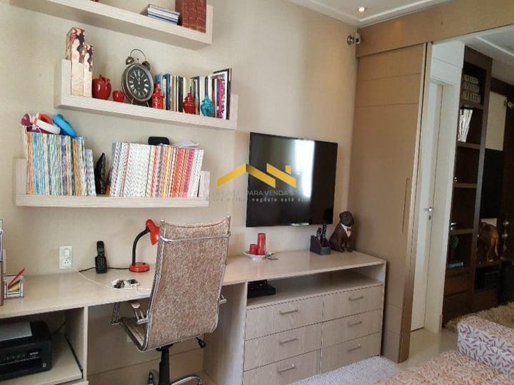 Apartamento à venda com 4 quartos, 223m² - Foto 7