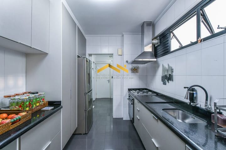 Apartamento à venda com 3 quartos, 178m² - Foto 11