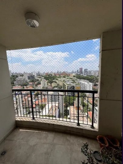 Apartamento à venda com 2 quartos, 70m² - Foto 2