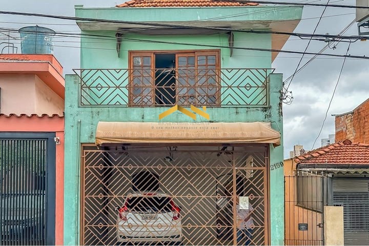 Casa à venda com 3 quartos, 196m² - Foto 1