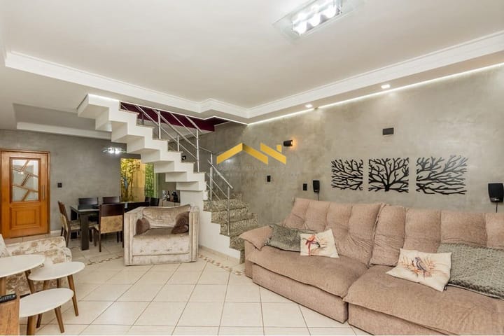 Casa à venda com 3 quartos, 185m² - Foto 1