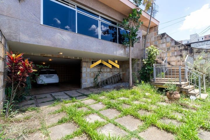 Casa à venda com 3 quartos, 280m² - Foto 1