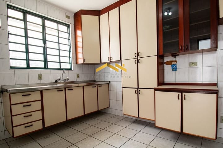 Casa à venda com 4 quartos, 236m² - Foto 8