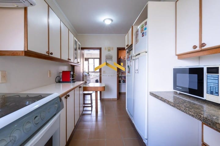 Apartamento à venda com 3 quartos, 243m² - Foto 7