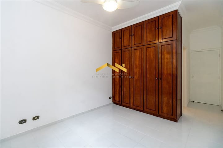 Casa à venda com 3 quartos, 239m² - Foto 14