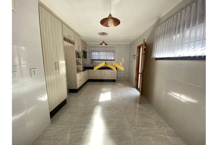 Casa à venda com 3 quartos, 250m² - Foto 35