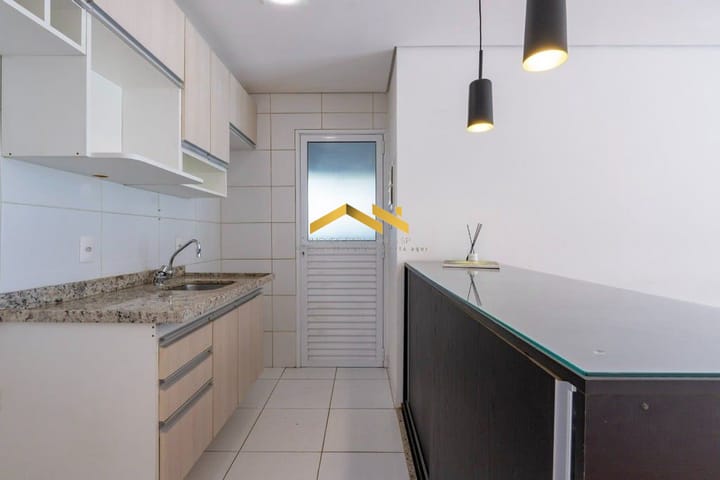 Apartamento à venda com 2 quartos, 67m² - Foto 3