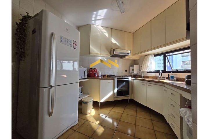 Apartamento à venda com 4 quartos, 214m² - Foto 25