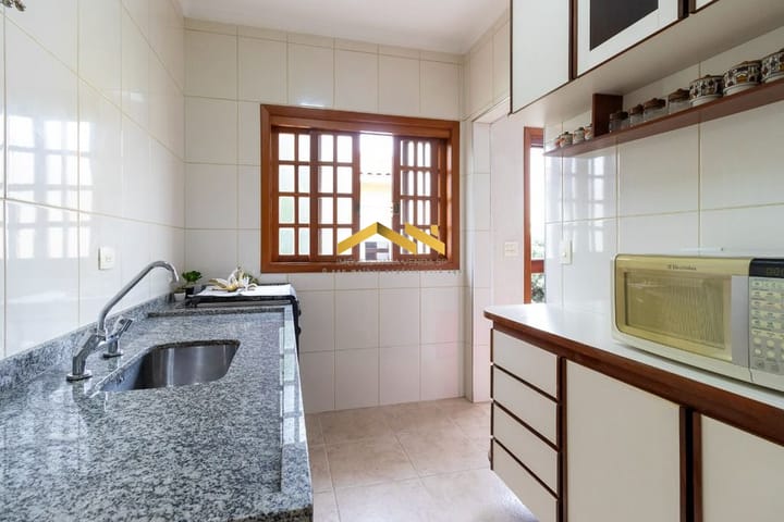 Casa à venda com 3 quartos, 318m² - Foto 32